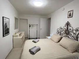 Ninin House