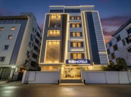 FabHotel Prime Veeraj Suites- Nr Skyview10, Lumbini Avenue, Gachibowli, hotel in Hyderabad