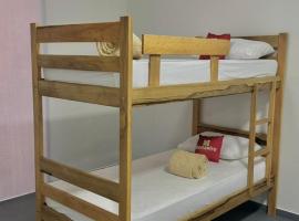 Banzeiro Hostel, hotel sa parkingom u gradu Makapa