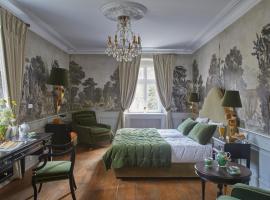 Zamek Sarny - Schloss Scharfeneck, hotel v destinaci Kladsko