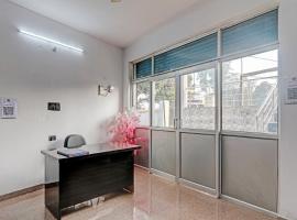 Hotel O Mahadevi Lawn, hotel v destinaci Lakhnaú