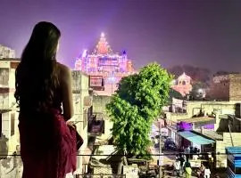 Divine Stay- Facing Krishna Janambhoomi Temple- Family Curated HomeStay - Hotel Like Amenities