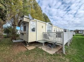 Lovely Caravan At Manor Park, Nearby Hunstanton Beach In Norfolk Ref 23029T、ハンスタントンのキャンプ場