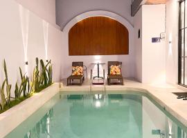 Villa MORGAN, hotel in Ungasan