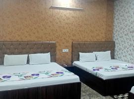 Jindal homestay, hotel com estacionamento em Amritsar