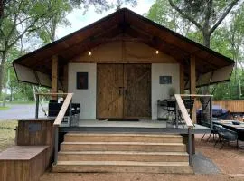 Premium Lakefront Cabin 1 The Armadillo