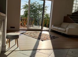 Maison cosy avec terrasse ensoleillée et jardin plein sud, hotel v destinaci Saint-Maximin