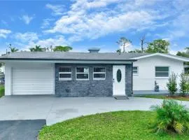 Newly Renovated Home on Canal - Fishing and boating friendly