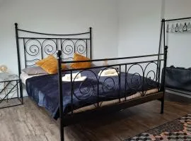 2 Zimmer City-Apartment - zentral und ruhig mitten in Wolfsburg - nahe VW, Autostadt, Parkplatz & WLAN, CityStay GTI