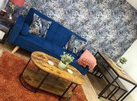 Erskine Apartment-Small and Cosy 1 Bedroom Apartment, מלון באנגוס
