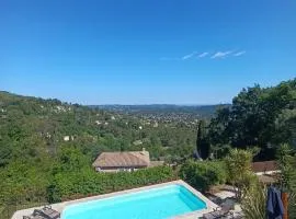 Luxury Villa and Panoramic View in Spéracèdes