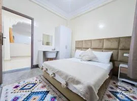 Elegant Studio, Beach 5 min away