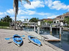 Waterfront home in Olde Marco with pool/kayaks