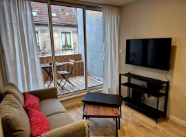 Appartement jacuzzi et terrasse – hotel w mieście Vernon