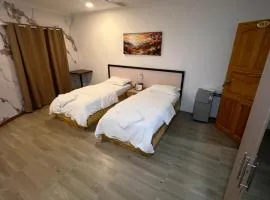 Heyleez Guest House