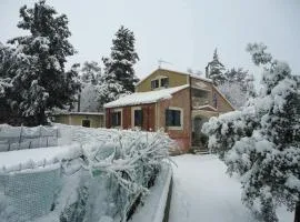 Mountain refuge of the White Mountains Anna's country villa