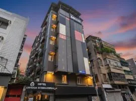 FabHotel Sayeeda International - 600m from Park Circus 7 Point