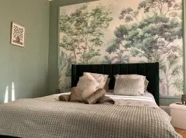 Chambre L Écrin Végétal piscine spa et petit déjeuner au Château des Bourdons