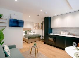 Lindenstone Stylish & Comfortable Stays in the Heart of Maidstone, Hotel in Maidstone