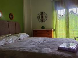 AVRA House, hotel em Karfas