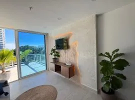 Coronado Beach Unique Balcony Apartment