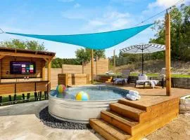 Cowboy Ridge Heated Pool, Fire Pits, Sleeps 12