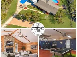 Fitzhugh Lodge - Pool, Poker, Pickleball, Sleeps 16