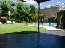 Casa Amplia 5 personas Con Pileta, Amplio Jardin y Parrilla Zona Muy Tranquila en Tigre Centro