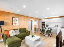 Green Mews 1 with Free Parking By My Getaways