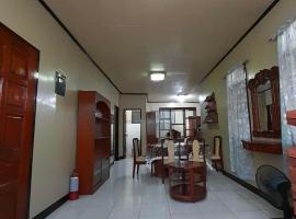 Roma Detached House with Garage, hotel a General Santos