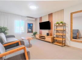 דירת הפרימיום - 5 דקות נסיעה מהים, ξενοδοχείο σε Ashkelon