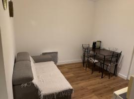 Maisonnette, hotel in Aulnay-sous-Bois