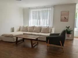 10 min walk to beach and cafés, Quiet area, Bikes