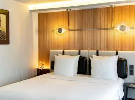MUZE Hotel Dusseldorf - Handwritten Collection