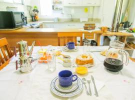Casa do Reiki - Descanso com Café da Manhã Incluso, hotel em Rancho Queimado