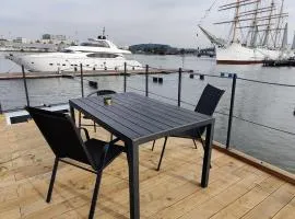 Floating Downtown Apartment