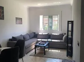 Woven Calm, 2BR Near the Blue City