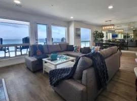 Modern Coastal Escape Breathtaking Ocean