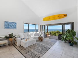 Ziggy's Beach House - Ocean views, Jacuzzi, Sauna!, Hotel in Woolgoolga