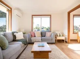 Comfortable Town House Near City