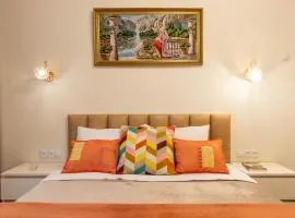 Нова 2-к Люкс Студія з Окремою Спальнею, Центр, Великий Балкон, Низький Поверх