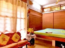 House of Mud Eco Friendly Room