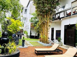 Cocoplant Surf Inn, hotel v destinaci Midigama East