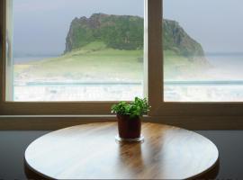 Seongsanpo love Pension, holiday rental in Seogwipo