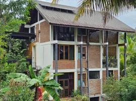 Victoria Waterside Nature Retreat