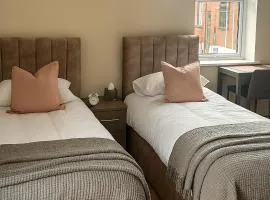 New Cozy Modern Studios - Bolton