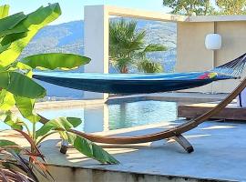 Luxueux appartement dans propriété contemporaine, jardin privatif, piscine, hotel a La Roquette-sur-Siagne