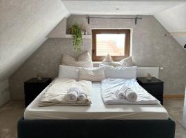 Small House park free at street, βίλα στη Στουτγκάρδη