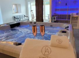 Le Lavoir d'Adèle 5 étoiles - Spa and Sauna - LUXE, hotel in Fénétrange