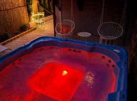 Gîte pour 14 personnes avec jacuzzi proche de Kaysersberg et Colmar, hotel in Lapoutroie